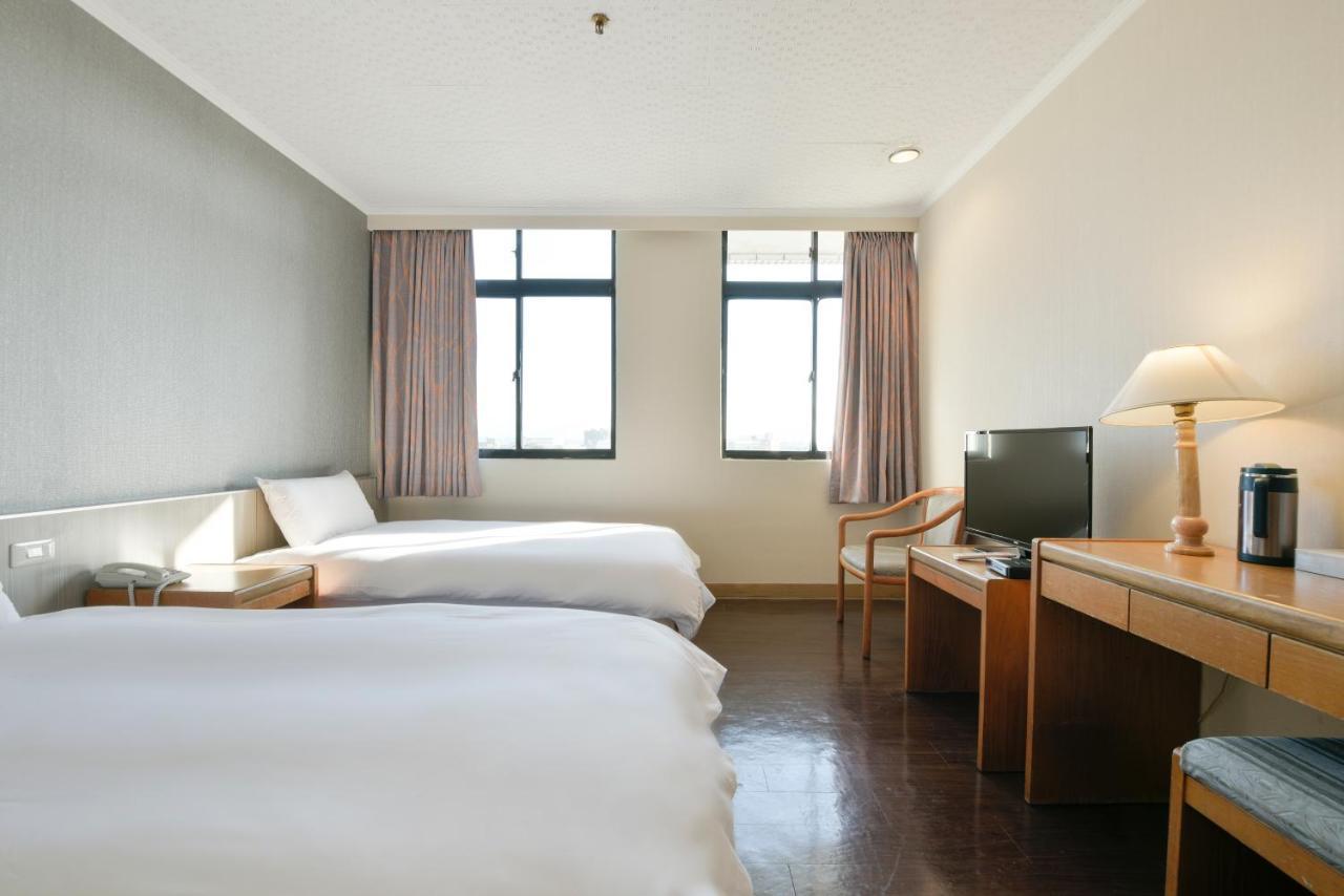 צ'יאיי סיטי Back Home Hotel מראה חיצוני תמונה