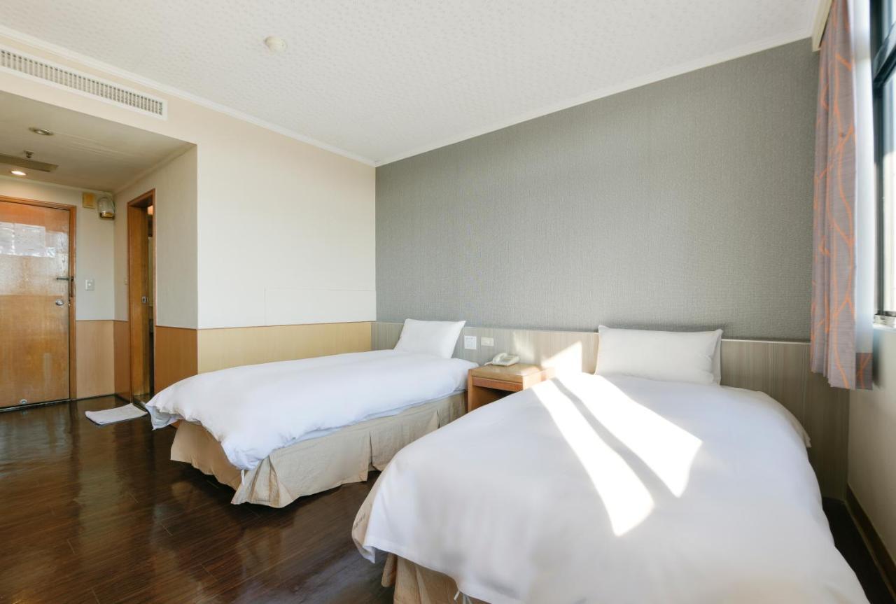 צ'יאיי סיטי Back Home Hotel מראה חיצוני תמונה