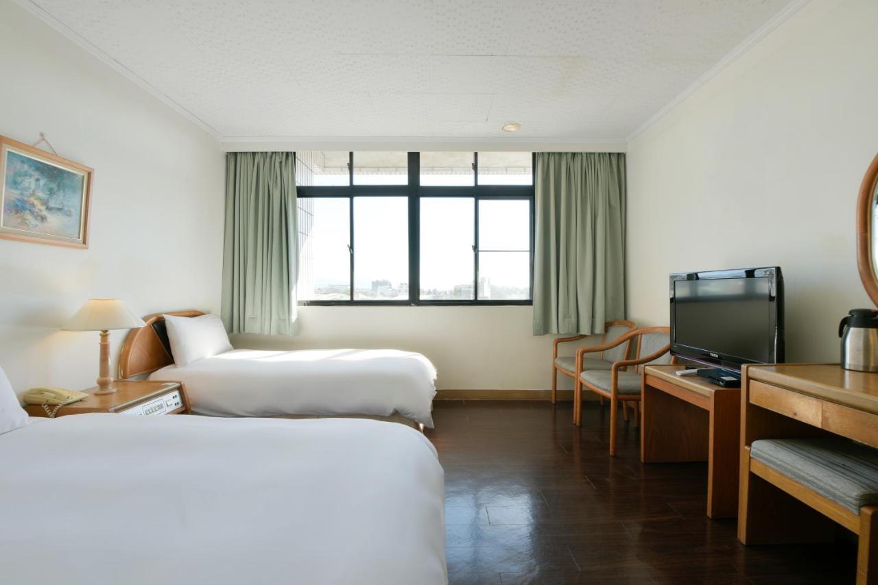 צ'יאיי סיטי Back Home Hotel מראה חיצוני תמונה
