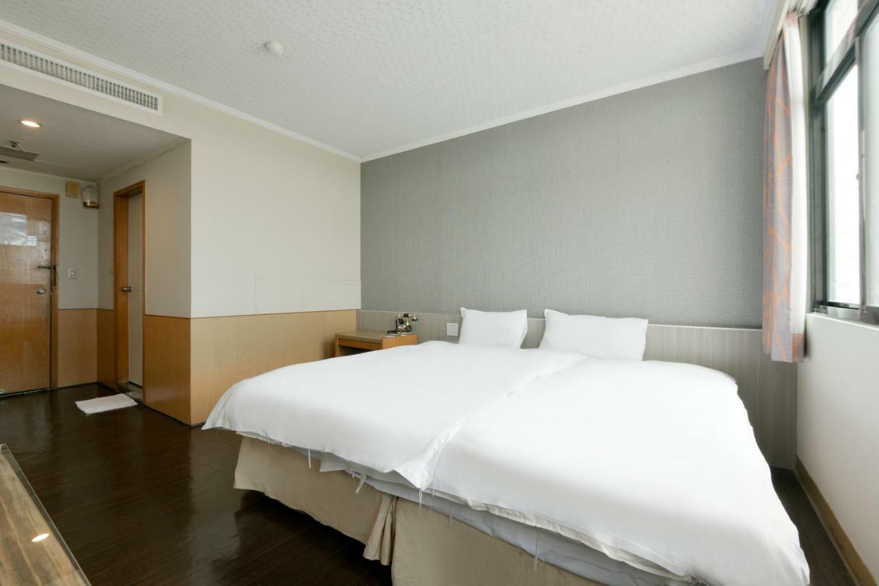 צ'יאיי סיטי Back Home Hotel מראה חיצוני תמונה